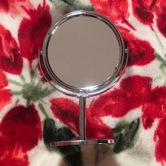 Mini Makeup Mirror - Picture 1 of 3